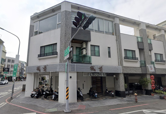 台南市「Room A 计时图书馆」宣布8日起无限期停业，让粉丝不舍。（翻摄自google map)