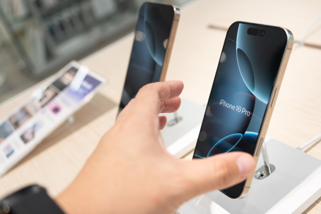 iPhone成本恐暴增。（示意图/达志影像/shutterstock）