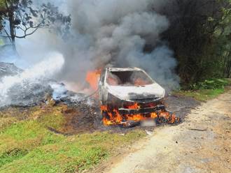 瑞芳山區火燒車！烈焰吞噬燒到剩骨架 車主失聯警急追