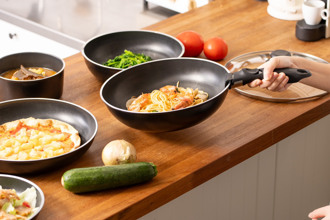 集點換購爆搶潮  家樂福Menastyl法蘭西．鍋  網友大推集點＋99元CP值超高