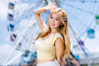 啦啦隊女神秀秀子曬高中嫩照曝 「頭超光」網笑：什麼入伍照！