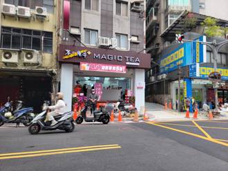 蘆洲茶之魔手開幕！排隊竟要等3小時 顧客一問傻眼：前面有700杯