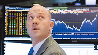 危機入市 留意三大政策動向