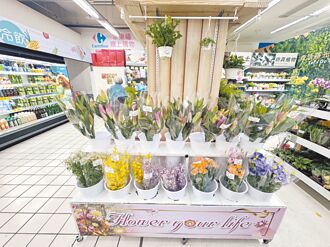 量販店賣花 民眾捧場 花店不滿