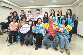 影后陳淑芳揪捐輔具 送愛台東