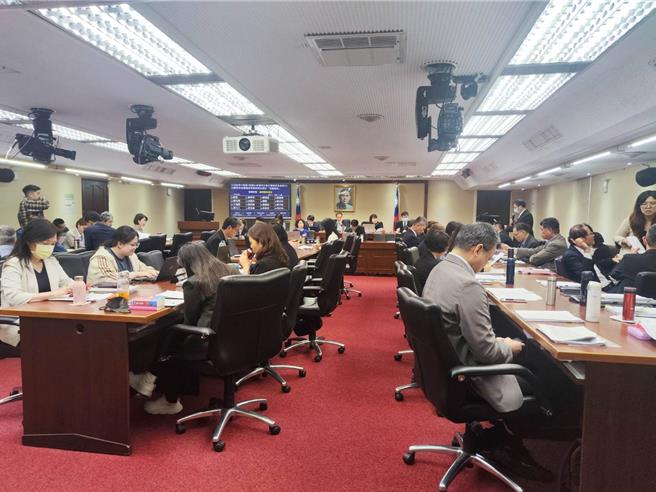 立法院9日邀請勞動部等相關部會就「勞動部所屬基金違規使用如何追回及究責」專案報告。（林良齊攝）
