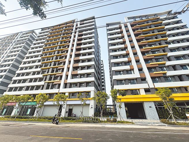 台南首批社宅永康区「宜居成功」、仁德区「宜居仁爱」共178户，开放申请至4月8日已有2626件完成送件，相当抢手，图为宜居仁爱外观。（曹婷婷摄）
