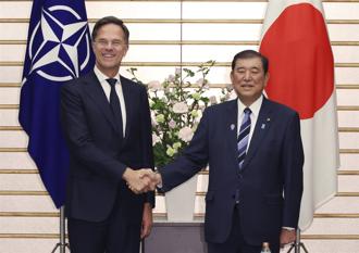 北約秘書長訪日 深化安全合作