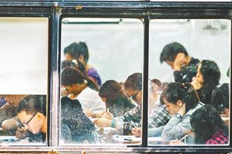 國中教育會考明寄准考證 17.5萬人報考創新低