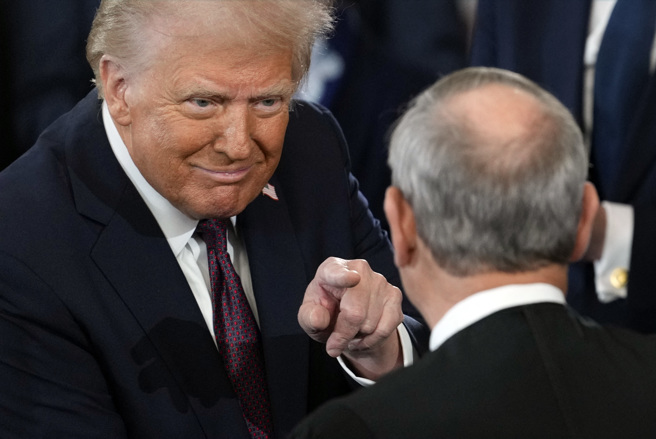 川普日前祭出对等关税，造成全球股灾。(图／达志影像)