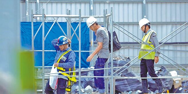 地方政府也陆续启动应变机制「自力救济」，协助企业紧急纾困。图／本报资料照片