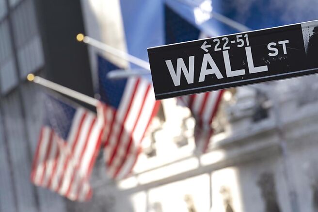 川普政府政策高度不確定性牽動全球市場，也使美國經濟成長前景蒙上陰霾。圖／美聯社