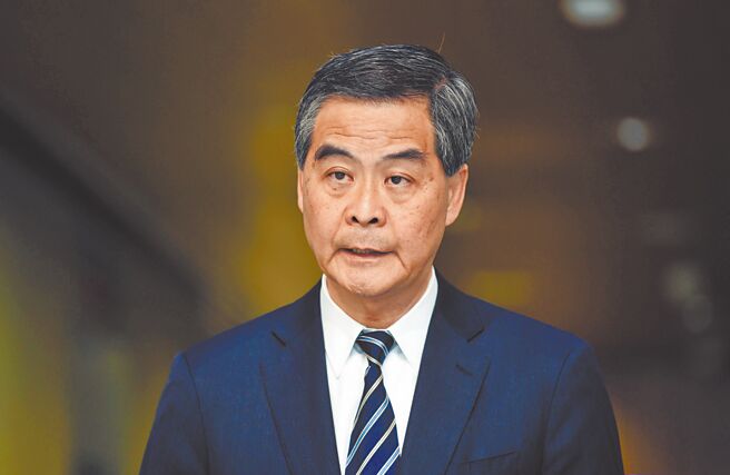 香港前特首梁振英（如圖）次女梁齊昕8日晚間猝逝，梁振英於臉書證實死訊。（香港中通社資料照）