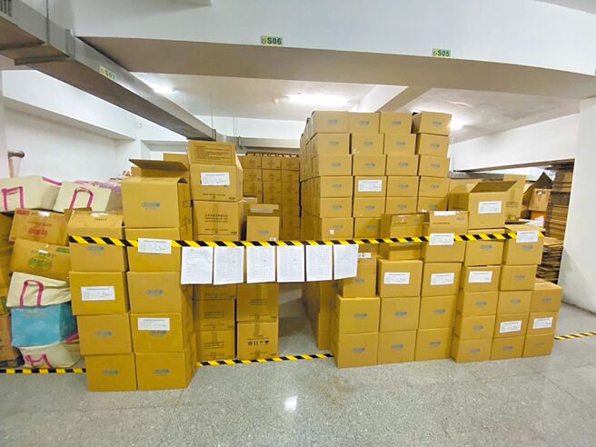 某直銷公司前財務長劉姓男子以人頭帳號訂購大量商品，還特別租下2處倉庫用來存放。（讀者提供／洪靖宜高雄傳真）