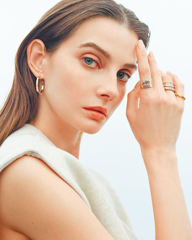 TASAKI的櫻花金比玫瑰金更為淡雅，十分優雅柔美。（TASAKI提供）