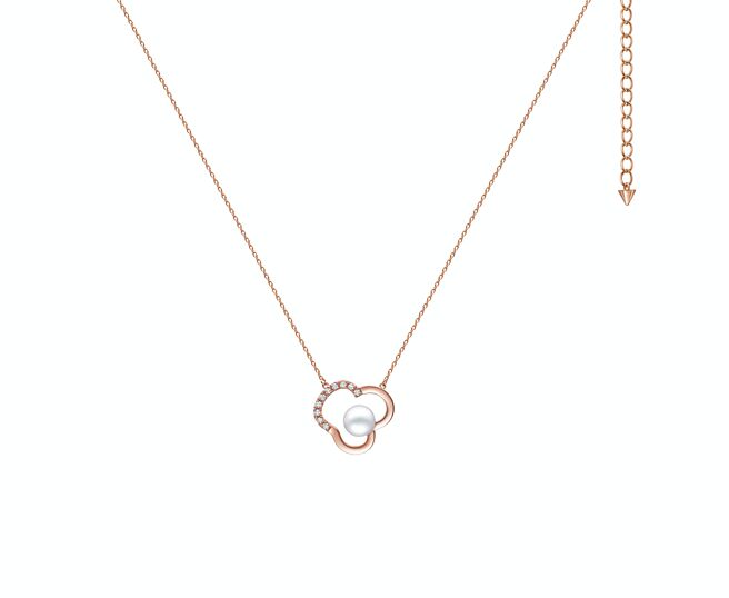 TASAKI CHANTS系列櫻花金鑲鑽與阿古屋珍珠項鍊，11萬4000元。（TASAKI提供）