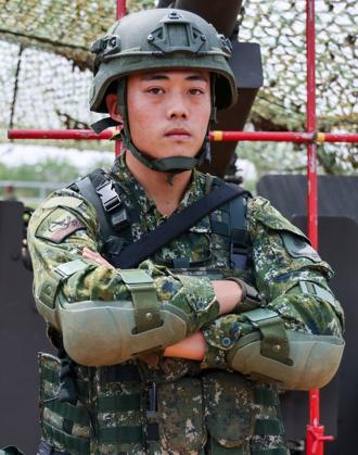 43砲基地實彈射擊 攜手轉服磨戰技 為國安獻心力