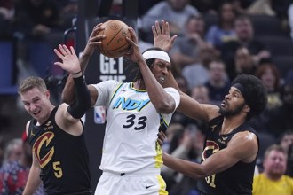 NBA》溜馬險勝「放水」騎士 11年來首獲系列賽主場優勢