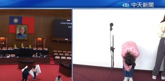 徐巧芯六度鞠躬道歉！ 误认外交部专员是共谍   否认「施压」