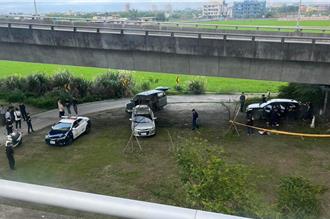 疑100多萬元債務釀殺機 宜蘭男身中20多刀慘死車內 