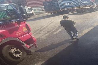 基隆港車禍！貨車司機領文件卻遭輾  當場死亡