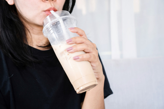 台湾人喝饮料1举动 外国人不解 网曝原因超自豪