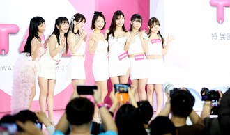 人氣女優現身成人展全場炸裂！男粉衝3天激喊：今晚睡不著