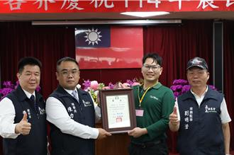 嘉市農民節表揚98位傑出農民 科技青年返鄉種瓜獲獎