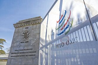 陆矛头对准美企 积极去美元化