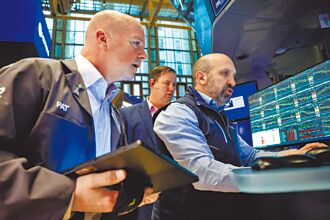 学者：美债失守 美元市场将崩溃