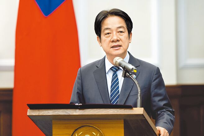 赖清德总统10日投书彭博社，提出4点方案回应美国总统川普对台开徵的32%对等关税。图为4月8日赖总统在府内接受「吐瓦鲁国新任特命全权大使法莉莉呈递到任国书」时发表谈话。（总统府提供）