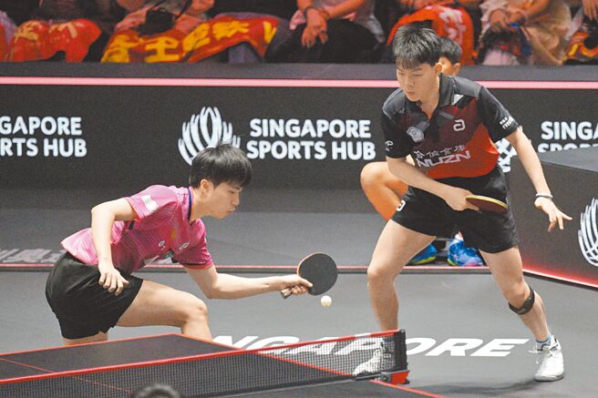 洛杉磯奧運桌球賽將有男雙項目，圖為林昀儒（左）、高承睿在WTT新加坡大滿貫賽搭檔男雙。（新華社）