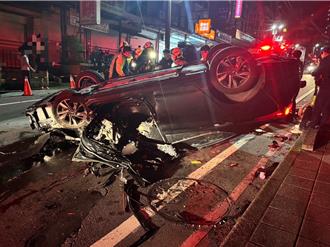 基隆死亡車禍！男酒駕狂飆撞車翻覆 害同車友人傷重不治