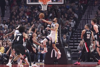 NBA》柯瑞帶著手傷照打 領勇士6人得分上雙輕取拓荒者