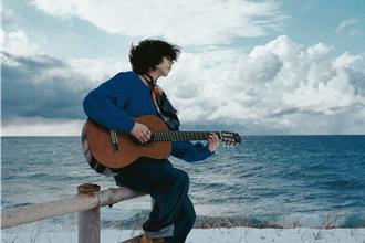 王謙赴新潟遇霸王寒流暴風雪 女伴身體不適坐輪椅急送醫