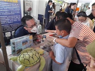 墾管處珊瑚保育月移師高雄總圖 擴大推廣海洋保育觀念