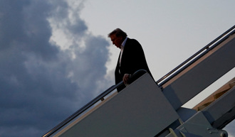 川普软了 美国海关低调修改税则 陆晶片半导体也豁免？