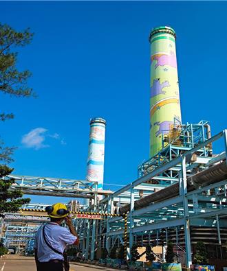 對美擴大採購盤點燃氣機組、原油     專家籲評估需求莫全買