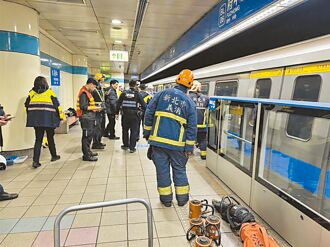 府中落軌事件 北捷挨批甩鍋