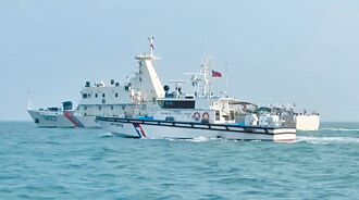 陆隐身暗船侵扰 12共机越中线