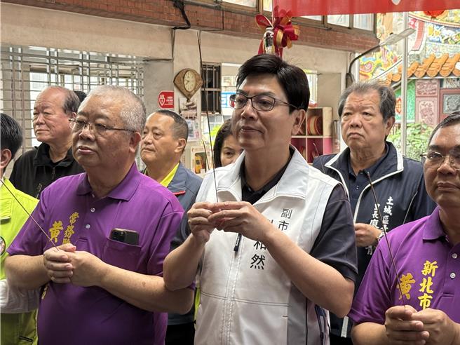 新北市副市长刘和然出席土城三元宫遶境活动。（王扬杰摄）
