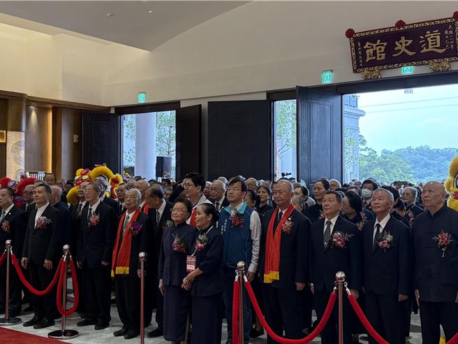 新北市副市长刘和然出席土城净慈寺安座落成典礼。（王扬杰摄）