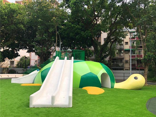 新店区福民公园以海龟设计主题作为全新游戏场。（新北市景观处提供）