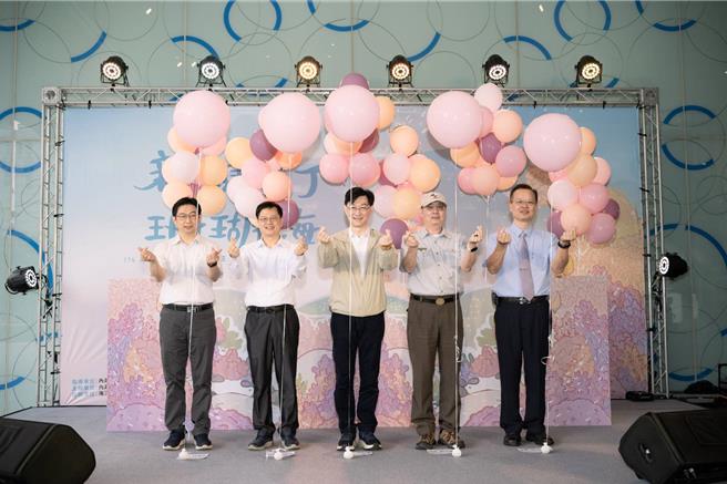 垦丁国家公园珊瑚产卵季办理保育系列活动，今年首度扩展至高雄地区举办多场如海洋市集、海洋沙龙、科普讲座及特展等，希望让更多民眾了解海洋保育重要性。（垦管处提供／任义宇高雄传真）