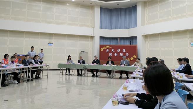 卓荣泰出席彰化产业座谈会。（李京升摄）