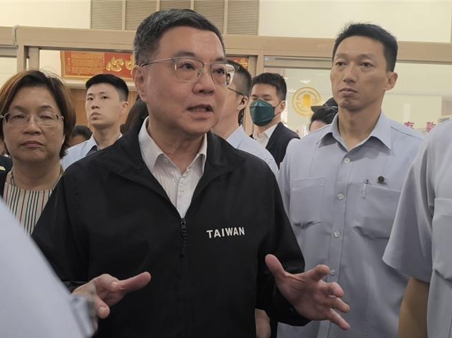 卓荣泰表示，880亿元支持方案最调整得更周延。（李京升摄）