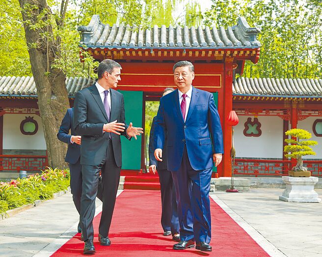 大陸國家主席習近平11日在北京釣魚台國賓館，會見來訪的西班牙首相桑切斯。（新華社）