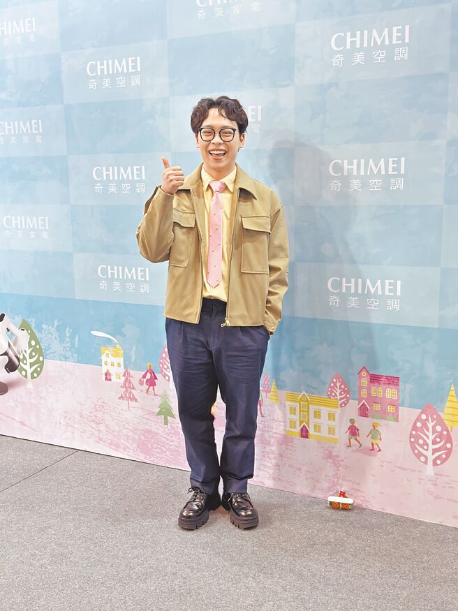 贺珑11日出席家电活动，面对任何问题都有问必答。（池宗玲摄）