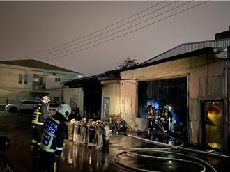 台中潤餅廠油鍋起火 滅火器滅火火更旺釀1傷