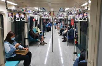 北捷驚見「裸男趴趴走」 中山國中站乘客全嚇壞